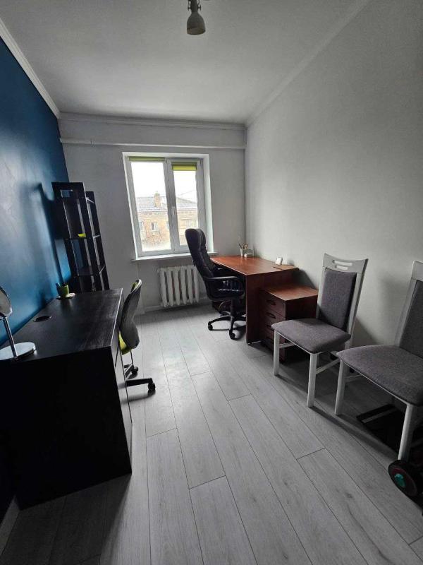 Long term rent 3 bedroom-(s) apartment Olzhycha Street 9