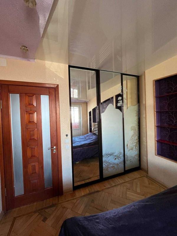 Sale 3 bedroom-(s) apartment 64 sq. m., Heroiv Pratsi Street 47