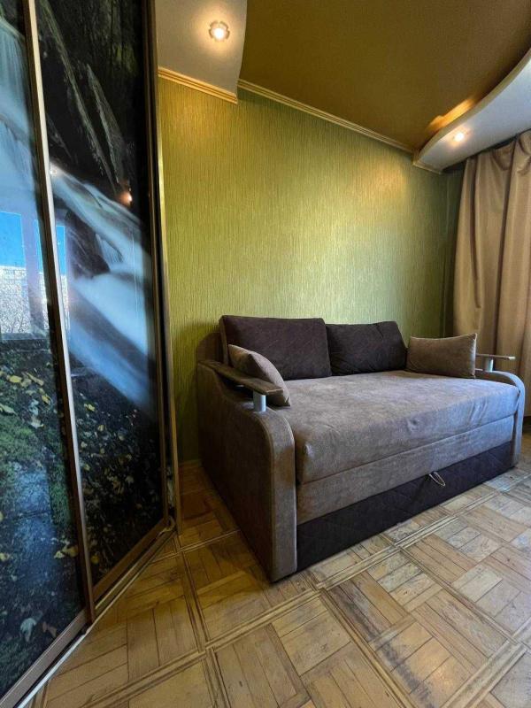 Sale 3 bedroom-(s) apartment 64 sq. m., Heroiv Pratsi Street 47