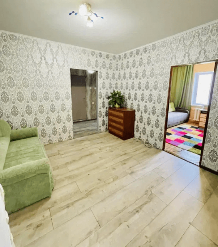 Sale 3 bedroom-(s) apartment 77 sq. m., Sribnokilska Street 8