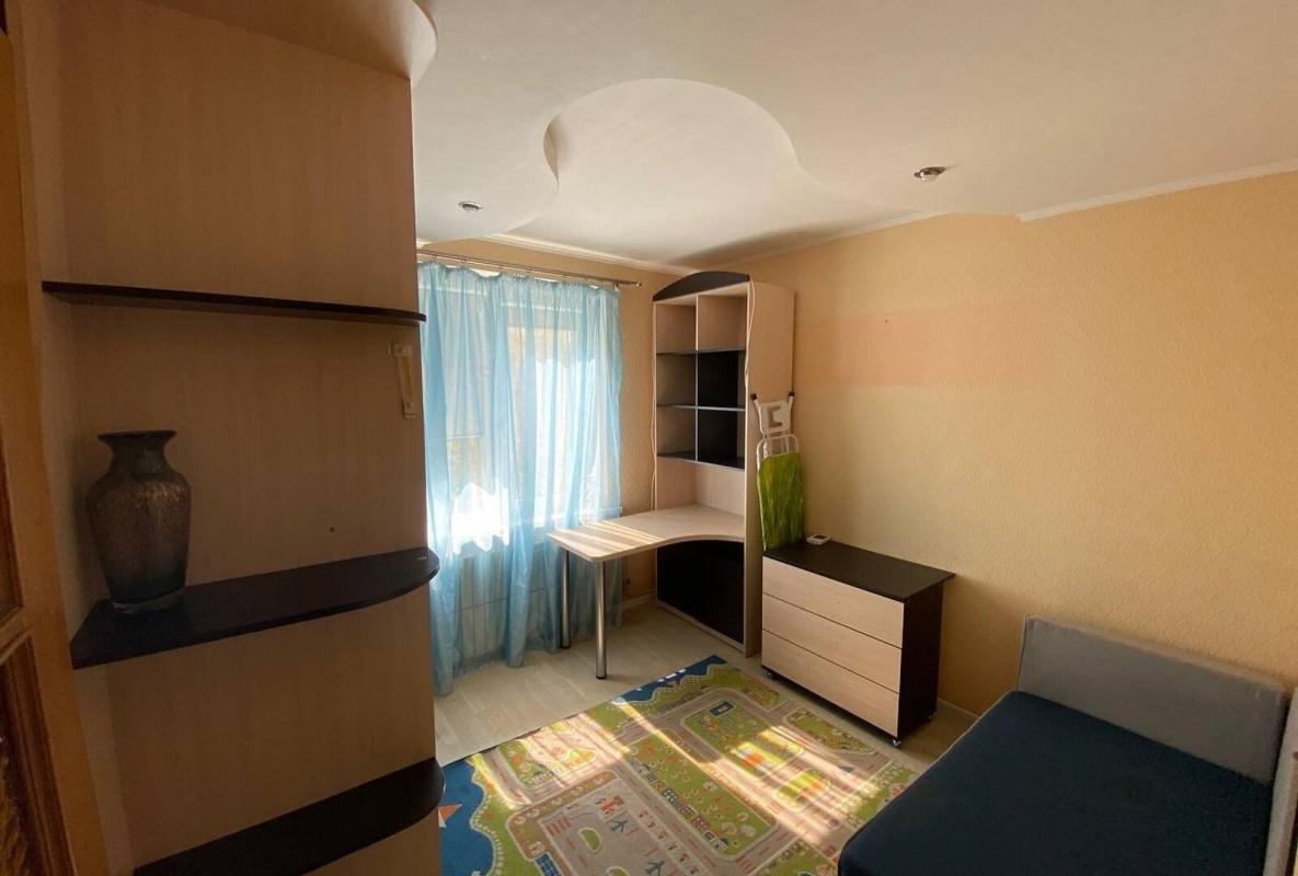 Sale 2 bedroom-(s) apartment 45 sq. m., Valentynivska street 11