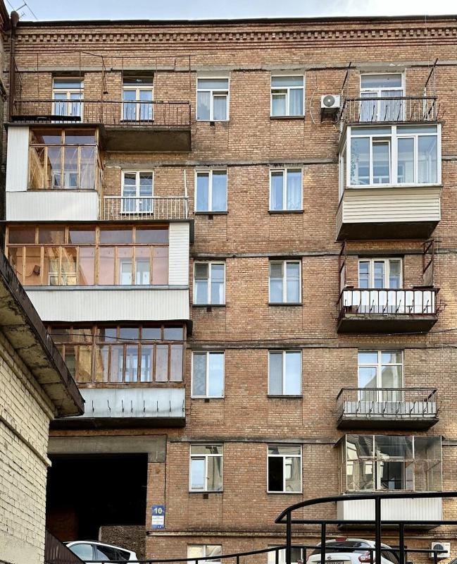 Продажа 3 комнатной квартиры 64 кв. м, Аллы Горской пер. (Чеслава Белинского) 10