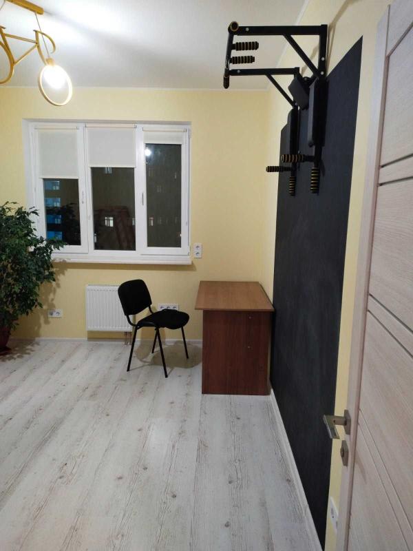 Long term rent 2 bedroom-(s) apartment Voskresenska Street 12Г