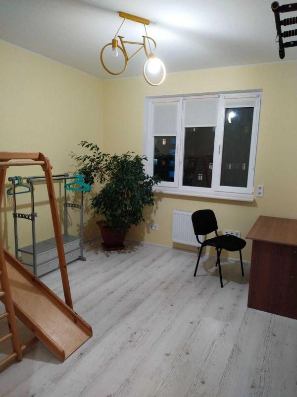 Long term rent 2 bedroom-(s) apartment Voskresenska Street 12Г