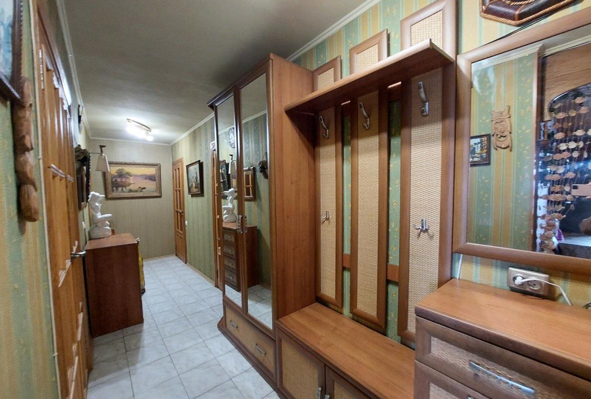 Продаж 4 кімнатної квартири 88 кв. м, Байрона просп. (Героїв Сталінграда) 136в