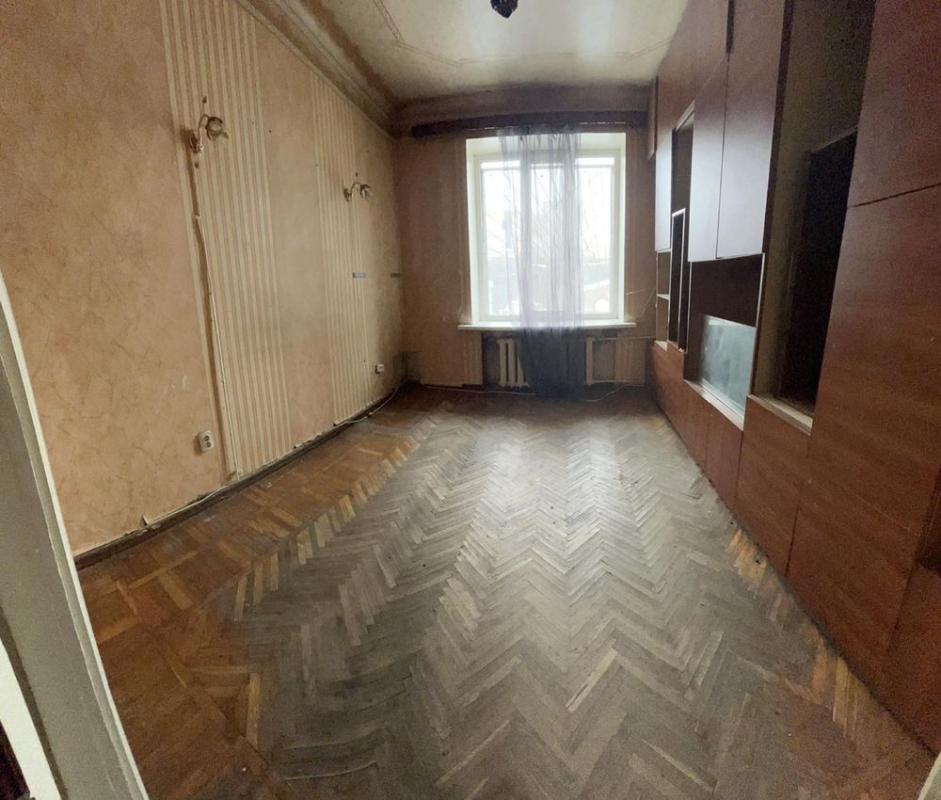 Продаж 3 кімнатної квартири 75 кв. м, Кузнечна вул. 32