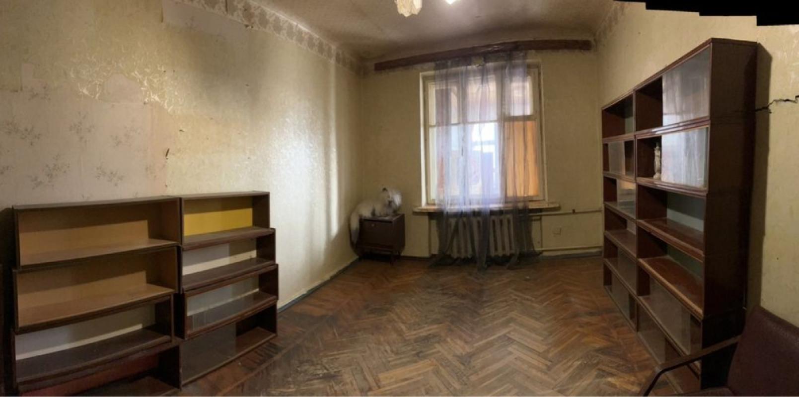 Продаж 3 кімнатної квартири 75 кв. м, Кузнечна вул. 32