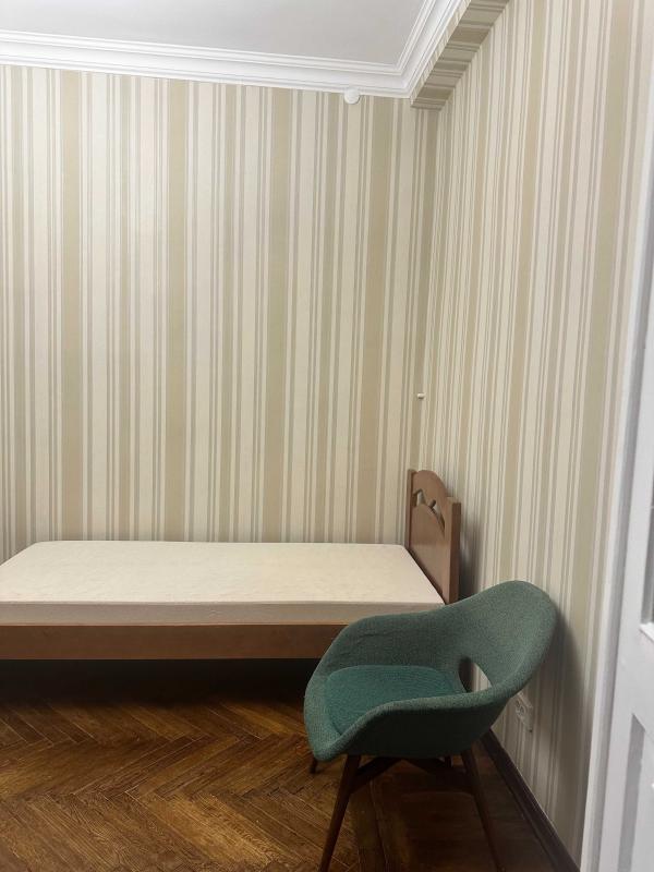 Long term rent 3 bedroom-(s) apartment Nezalezhnosti avenue (Pravdy Avenue) 5 (п9-п17)