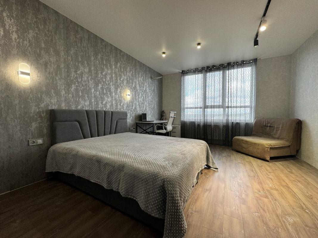 Sale 1 bedroom-(s) apartment 60 sq. m., Mykoly Bazhana Avenue 17