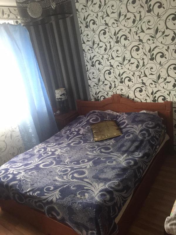 Long term rent 2 bedroom-(s) apartment Zhasminovyi Boulevard (Petra Slynka Street) 15