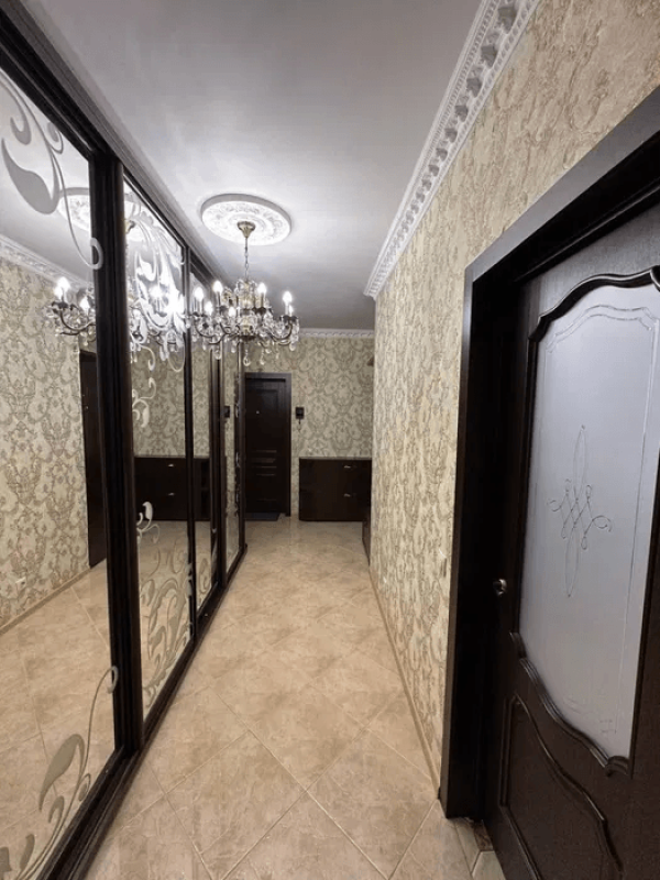 Sale 1 bedroom-(s) apartment 60.2 sq. m., Oleny Pchilky Street 2