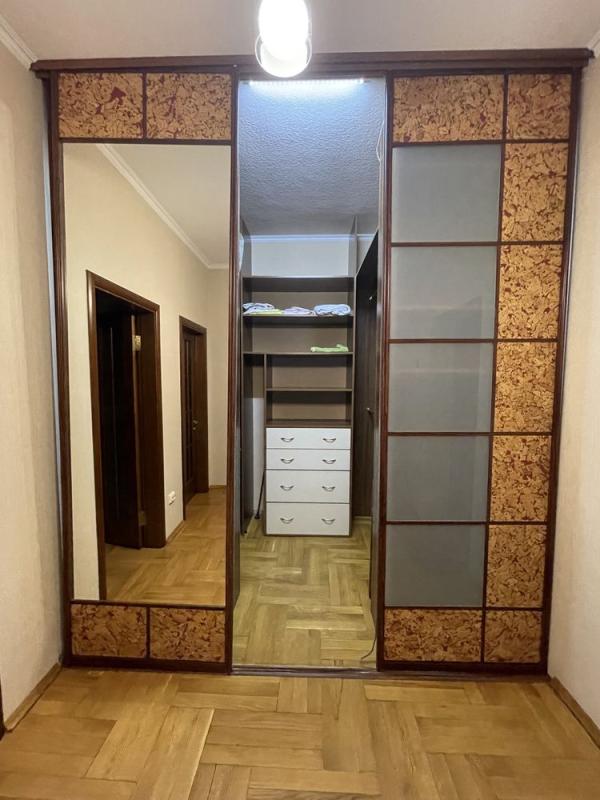 Long term rent 1 bedroom-(s) apartment Shota Rustaveli Street 44