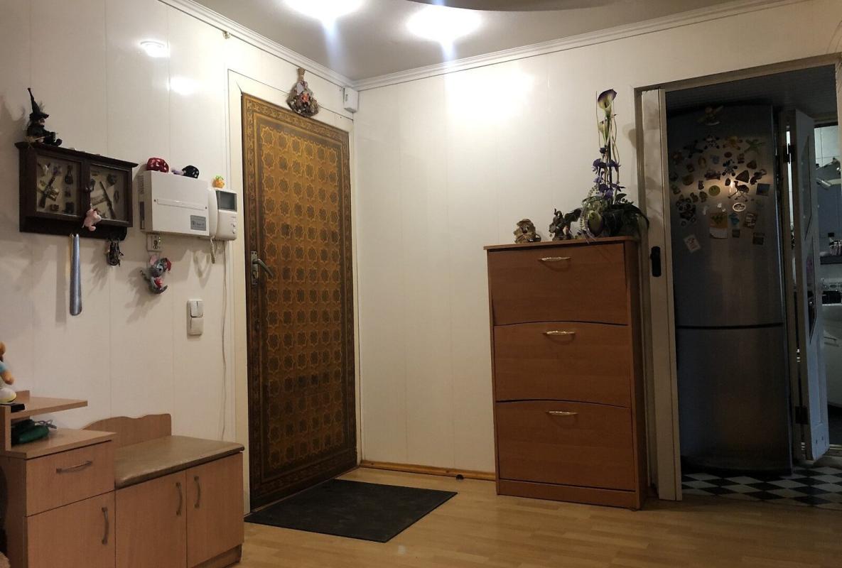 Sale 3 bedroom-(s) apartment 61 sq. m., Yuriia Haharina Avenue 94