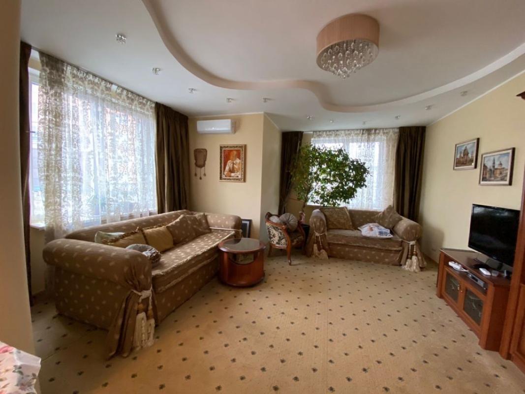 Long term rent 3 bedroom-(s) apartment Volodymyra Ivasiuka Avenue (Heroiv Stalinhrada Avenue) 8а