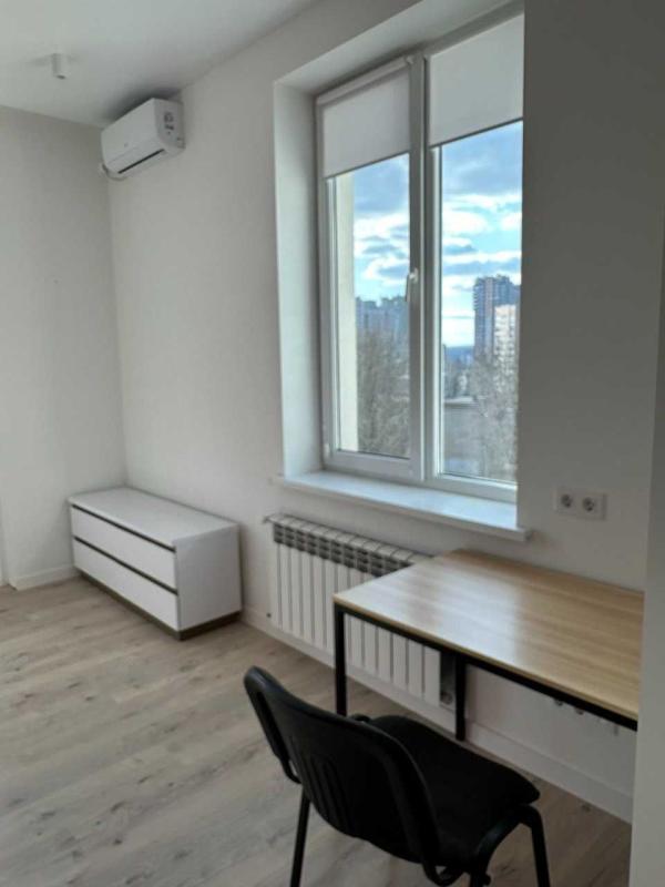 Продаж 2 кімнатної квартири 83 кв. м, Деревянко вул. 16а