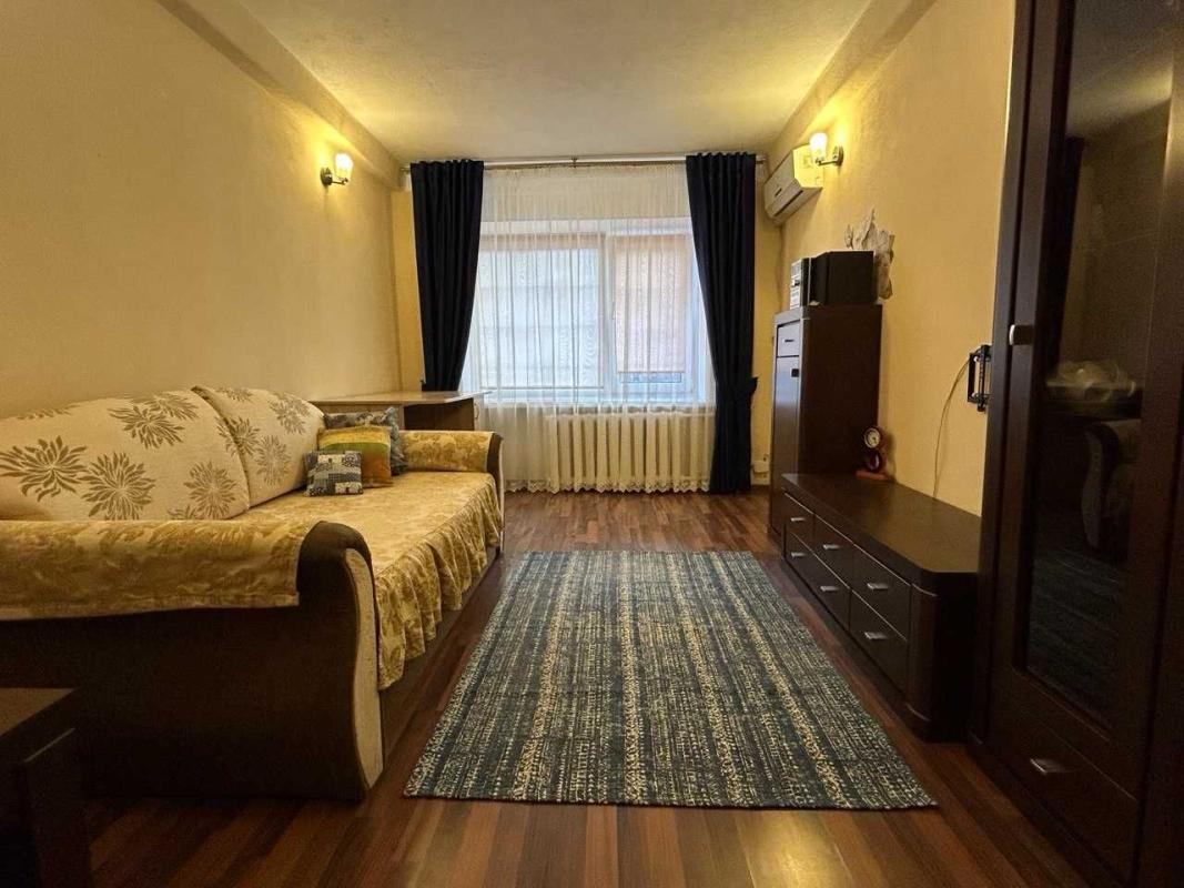 Long term rent 2 bedroom-(s) apartment Zahorivska Street (Bahhovutivska Street) 3/15