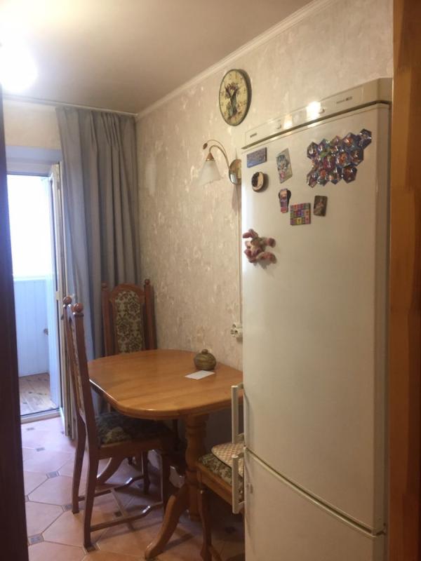 Long term rent 3 bedroom-(s) apartment Kniazhyi Zaton Street