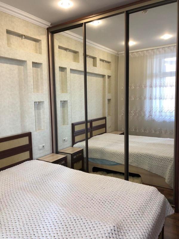 Long term rent 3 bedroom-(s) apartment Mykilsko-Slobidska Street 1а