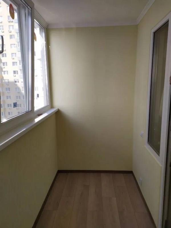 Продаж 2 кімнатної квартири 67 кв. м, Софії Русової вул. 7