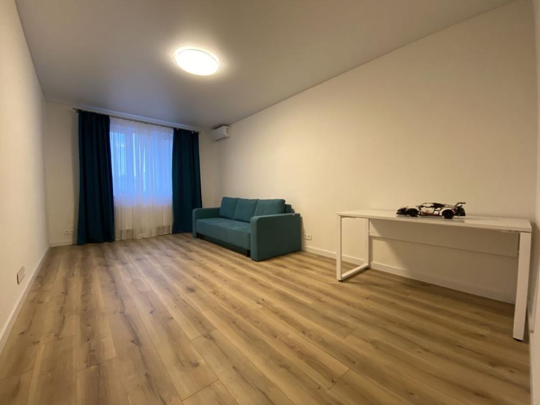Long term rent 1 bedroom-(s) apartment Dragomanova Street 38