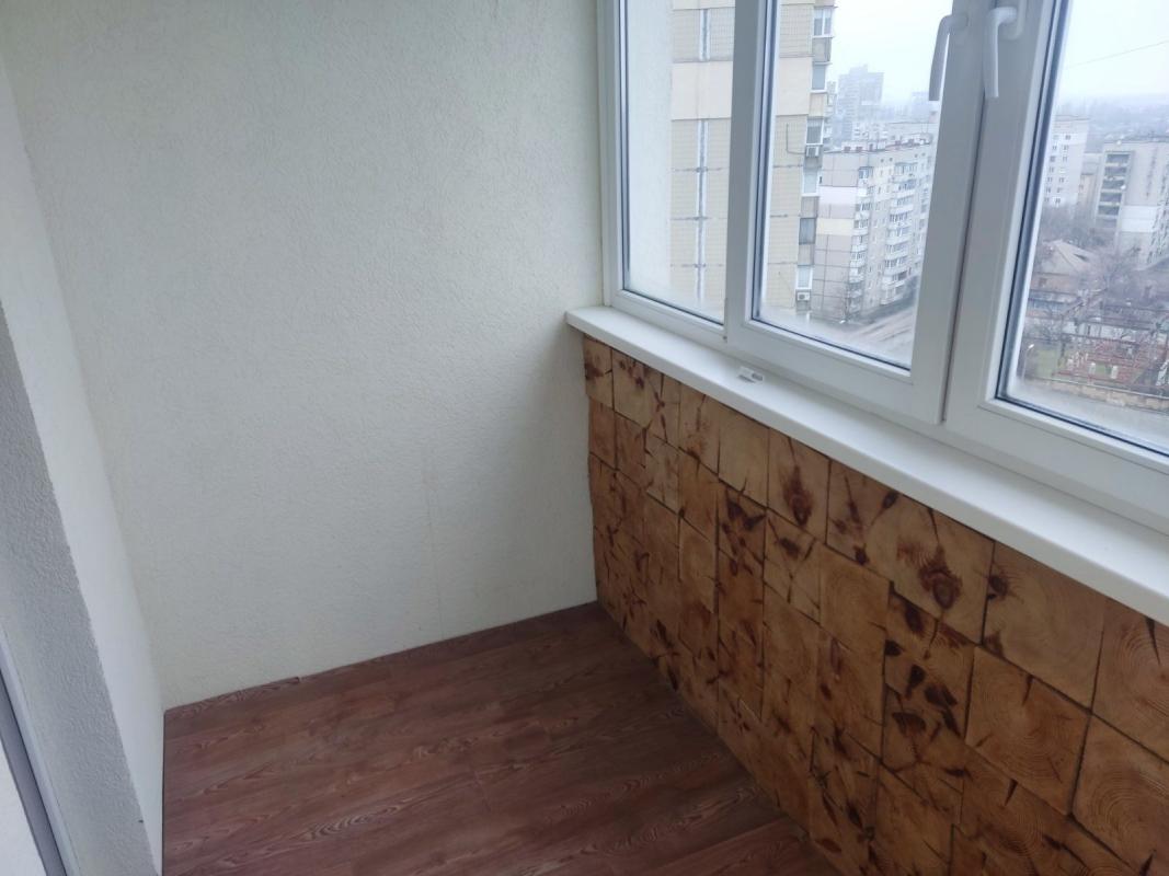 Продаж 3 кімнатної квартири 92 кв. м, Хорольська вул.