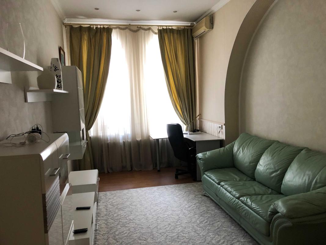 Long term rent 2 bedroom-(s) apartment Saksahanskoho Street 123