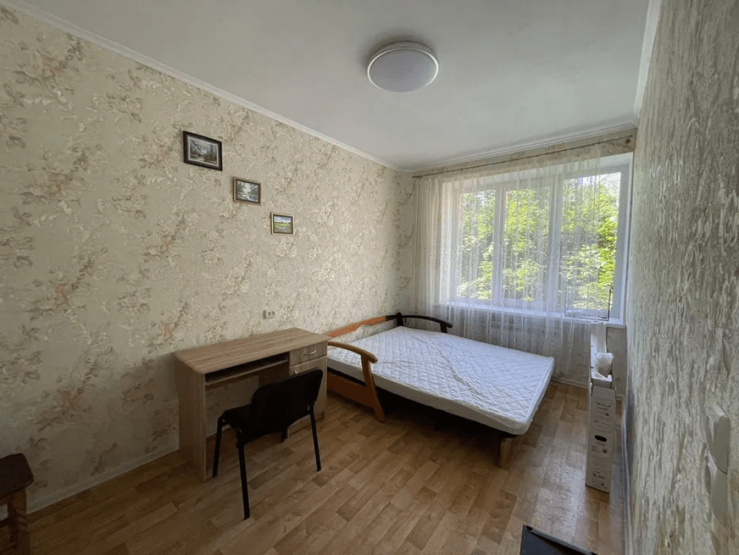 Продаж 2 кімнатної квартири 50 кв. м, Захисників України майдан 1