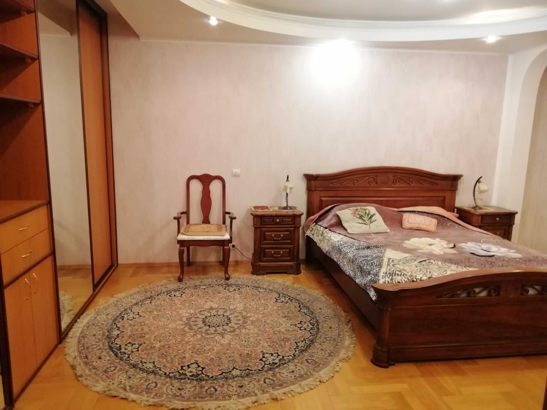 Long term rent 2 bedroom-(s) apartment Borysa Hmyri Street 1/2