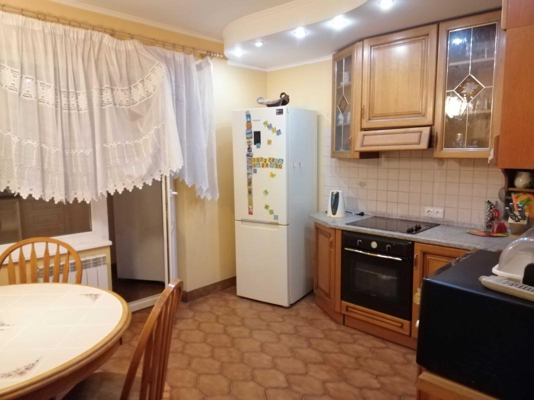Long term rent 2 bedroom-(s) apartment Borysa Hmyri Street 1/2