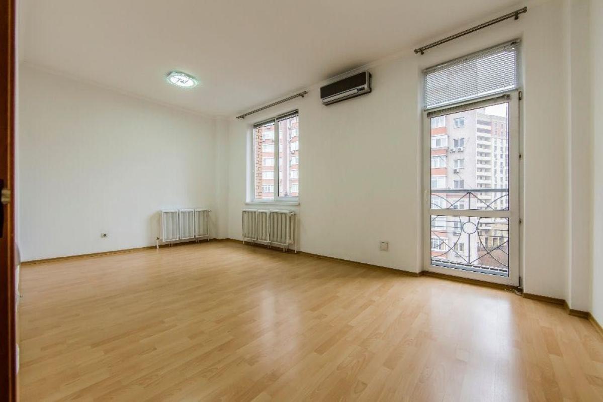 Long term rent 5 bedroom-(s) apartment Pavlivska Street 26/41