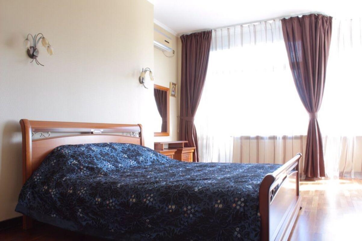 Sale 4 bedroom-(s) apartment 157 sq. m., Klovskyi Descent 5