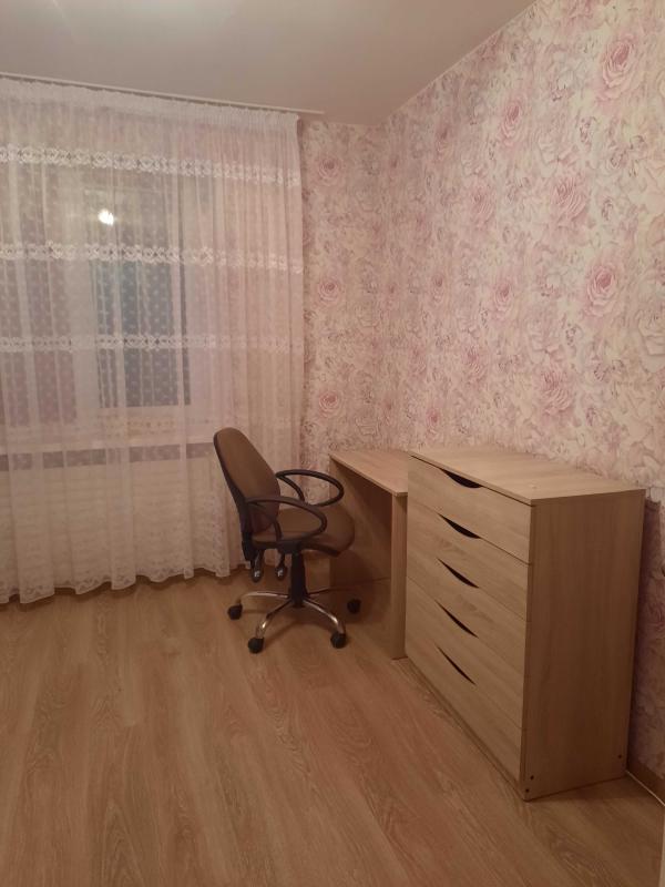 Довгострокова оренда 3 кімнатної квартири Полярна вул. 8Е