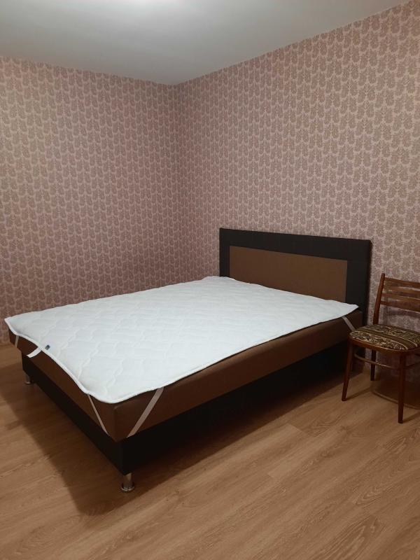 Long term rent 3 bedroom-(s) apartment Poliarna Street 8Е