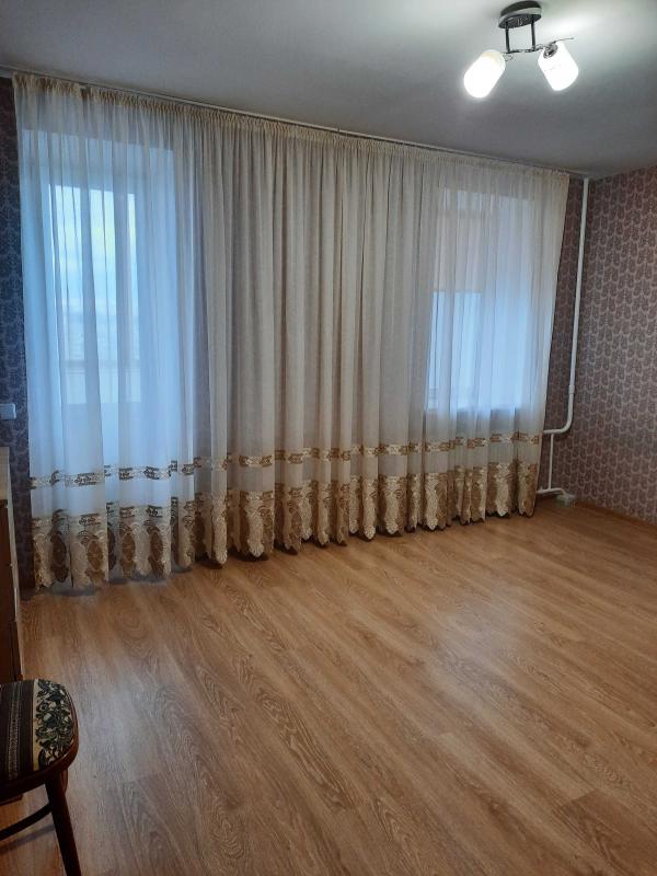 Long term rent 3 bedroom-(s) apartment Poliarna Street 8Е