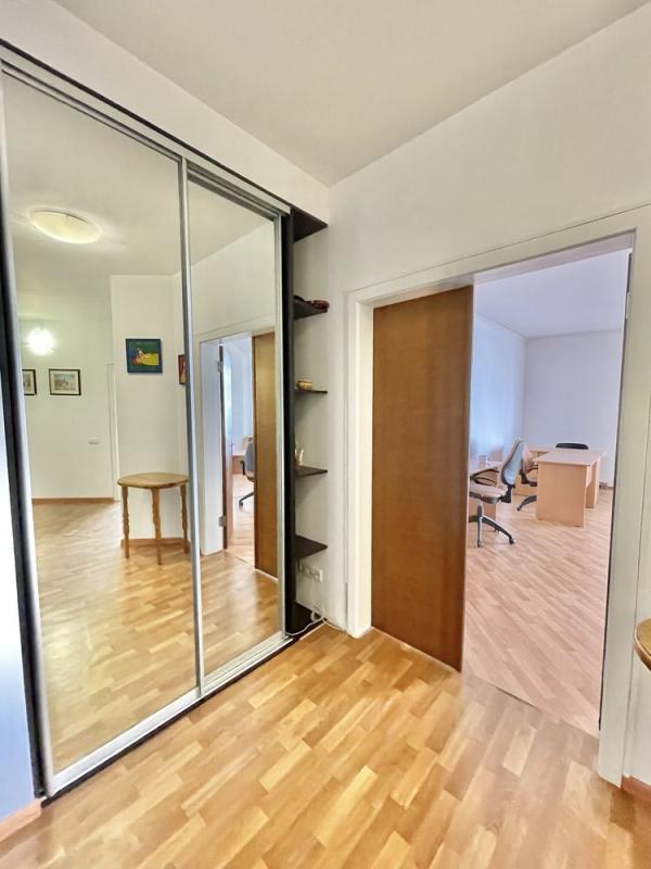 Sale 3 bedroom-(s) apartment 110 sq. m., Dniprovska Embarkment