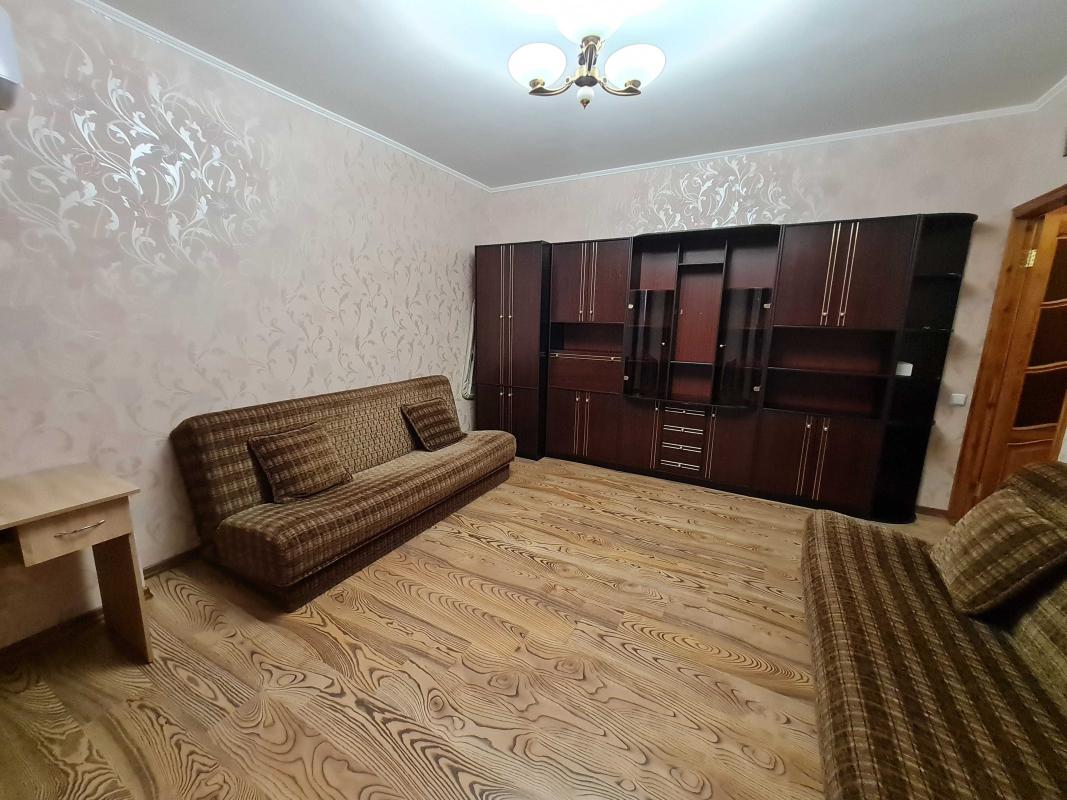 Продаж 1 кімнатної квартири 48 кв. м, Вишняківська вул. 11
