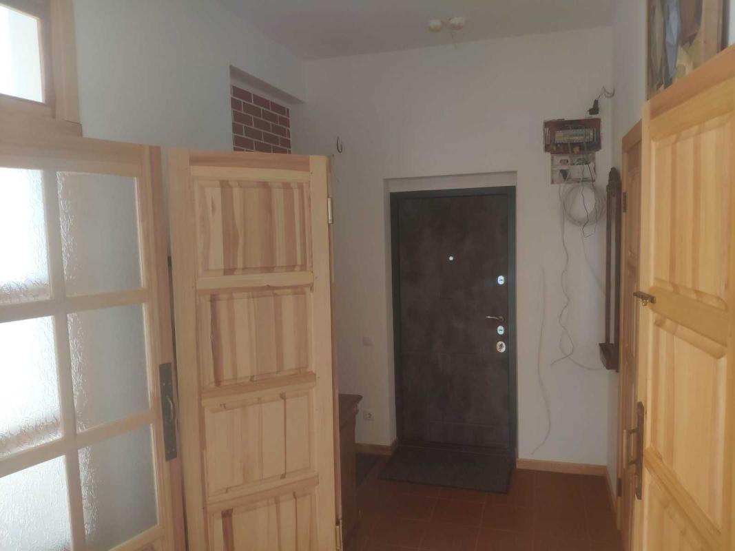Продаж 1 кімнатної квартири 64 кв. м, Кирило-Мефодіївська вул. 2