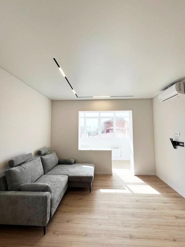 Long term rent 1 bedroom-(s) apartment Illinska Street 42