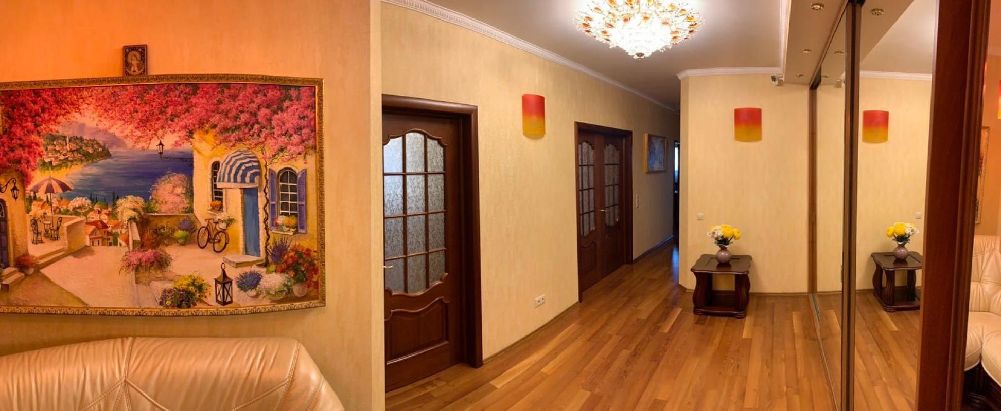 Sale 3 bedroom-(s) apartment 107 sq. m., Raisy Okipnoi Street 10а