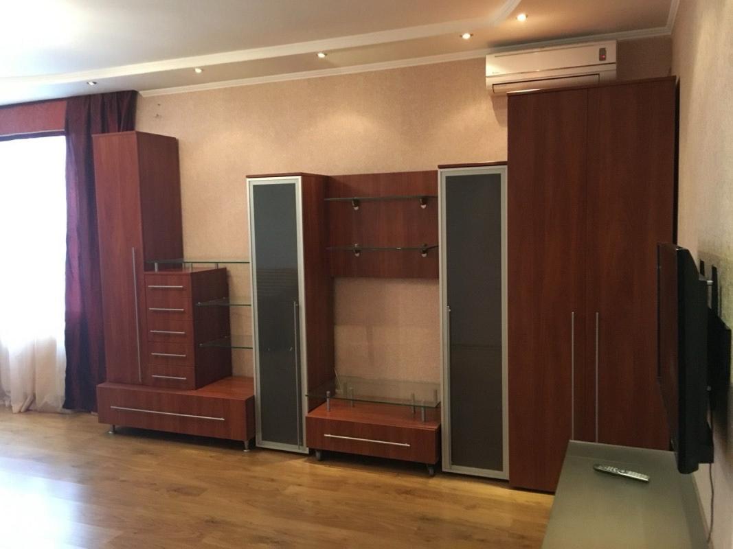 Sale 1 bedroom-(s) apartment 52 sq. m., Oleny Pchilky Street 3а