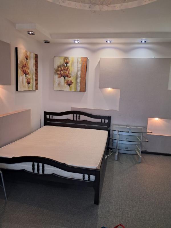 Long term rent 1 bedroom-(s) apartment Heroiv Pratsi Street 10