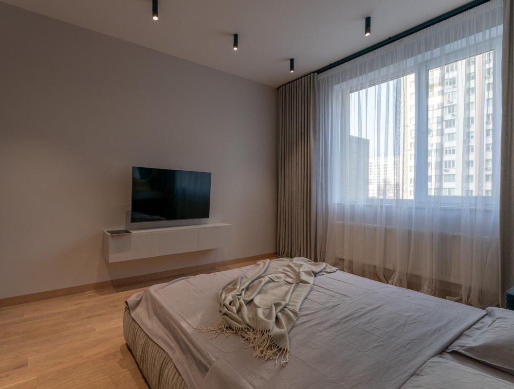 Long term rent 1 bedroom-(s) apartment Andriia Verkhohliada Street (Mykhaila Drahomyrova Street) 14а