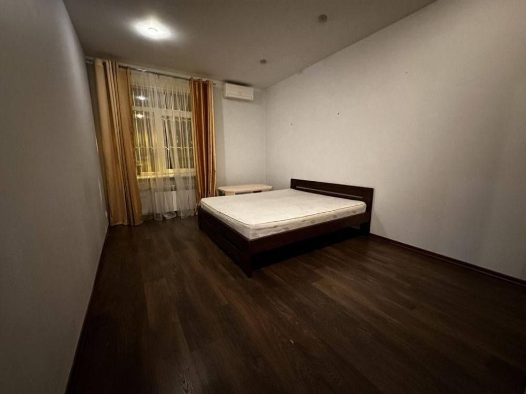 Long term rent 3 bedroom-(s) apartment Leonida Pervomaiskoho Street 9а