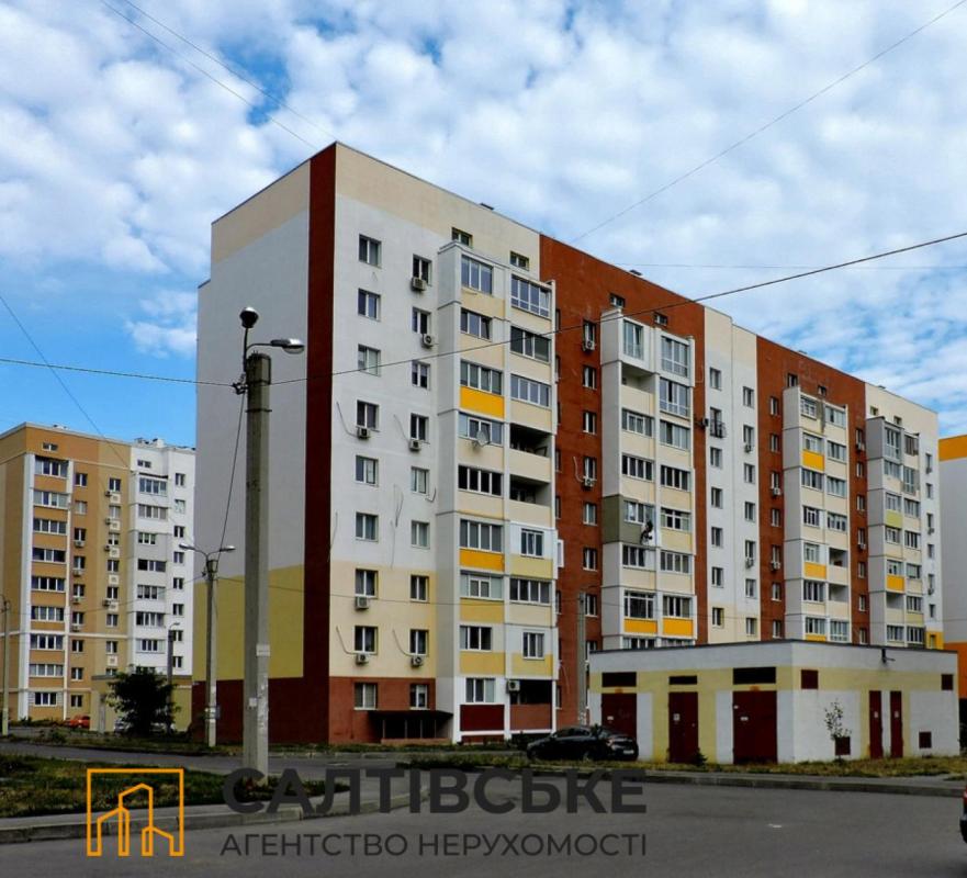 Продаж 2 кімнатної квартири 68 кв. м, Драгоманова вул. 4