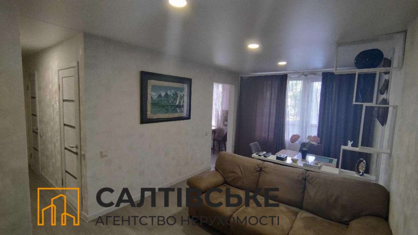 Sale 3 bedroom-(s) apartment 72 sq. m., Valentynivska street 13б