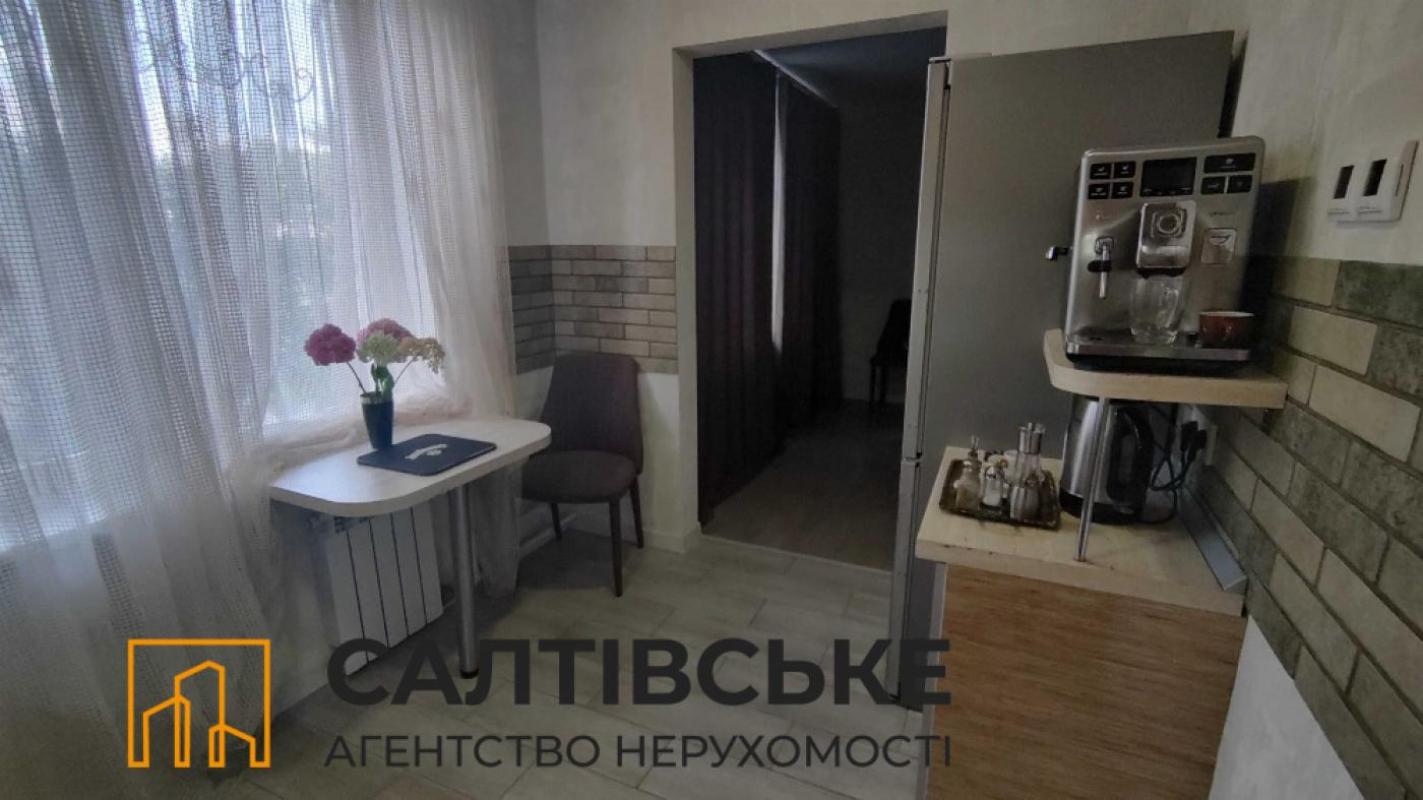 Sale 3 bedroom-(s) apartment 72 sq. m., Valentynivska street 13б