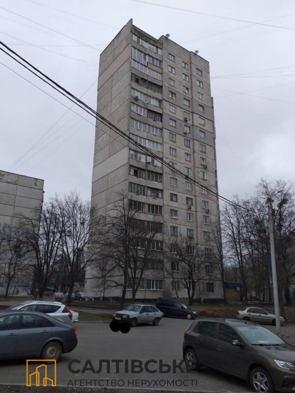 Продаж 3 кімнатної квартири 70 кв. м, Амосова вул. 27