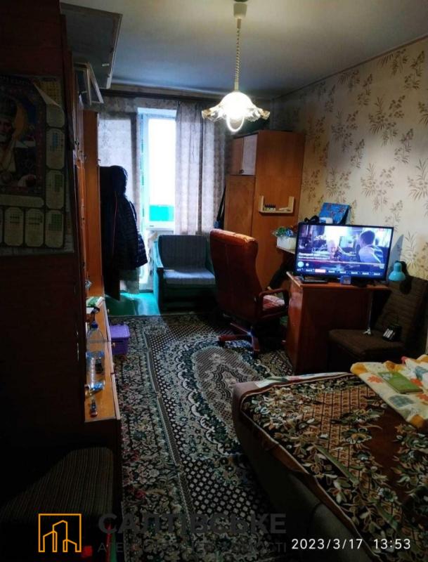 Продаж 3 кімнатної квартири 65 кв. м, Амосова вул. 9