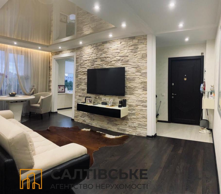 Sale 3 bedroom-(s) apartment 65 sq. m., Akademika Pavlova Street 311