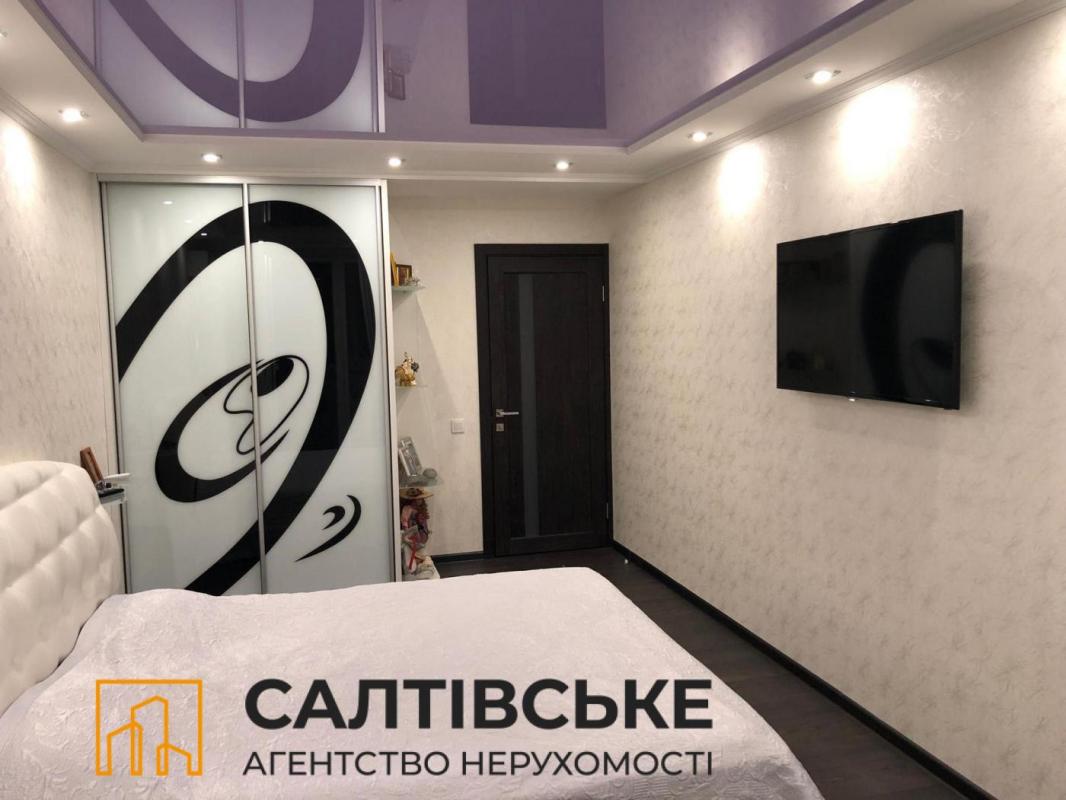 Продаж 3 кімнатної квартири 65 кв. м, Академіка Павлова вул. 311